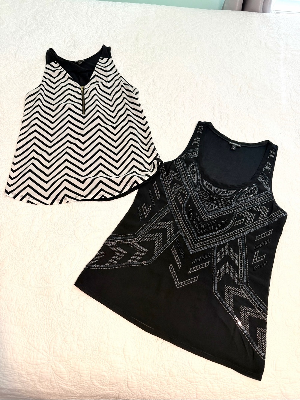 2 Express Black Sequin Beaded Damask Tank Top Sleeveless Women’s Small Silky